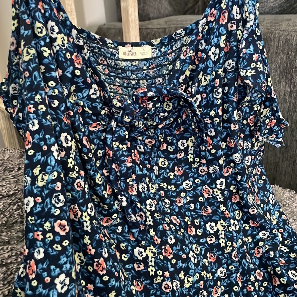 Cold shoulder flutter sleeve tank